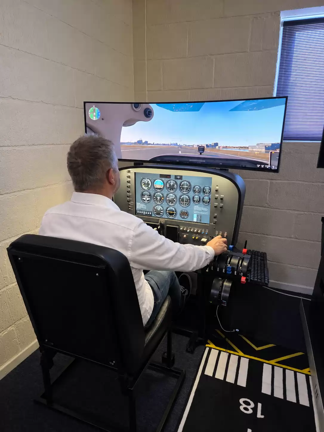Solo Panel Flight Simulator at Diss Simulator Centre, view 4